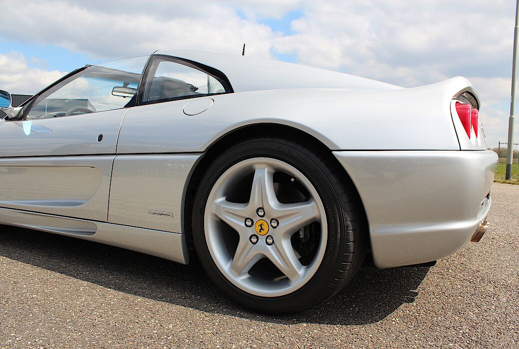 Ferrari F355 GTS 1998 Argento