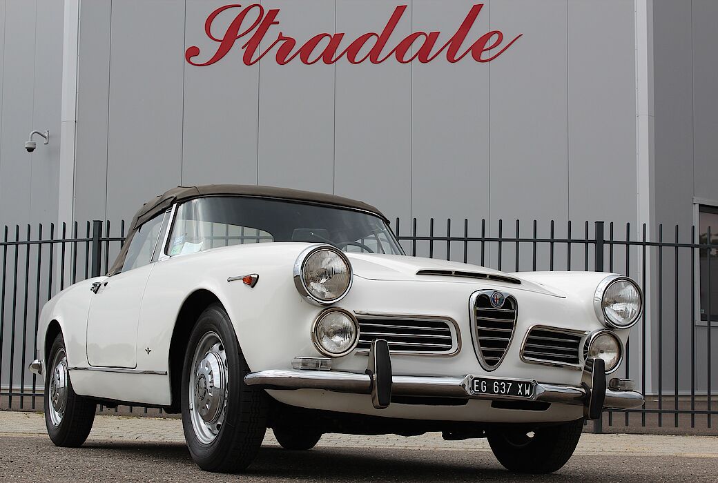 Alfa Romeo 2600 Touring Spider