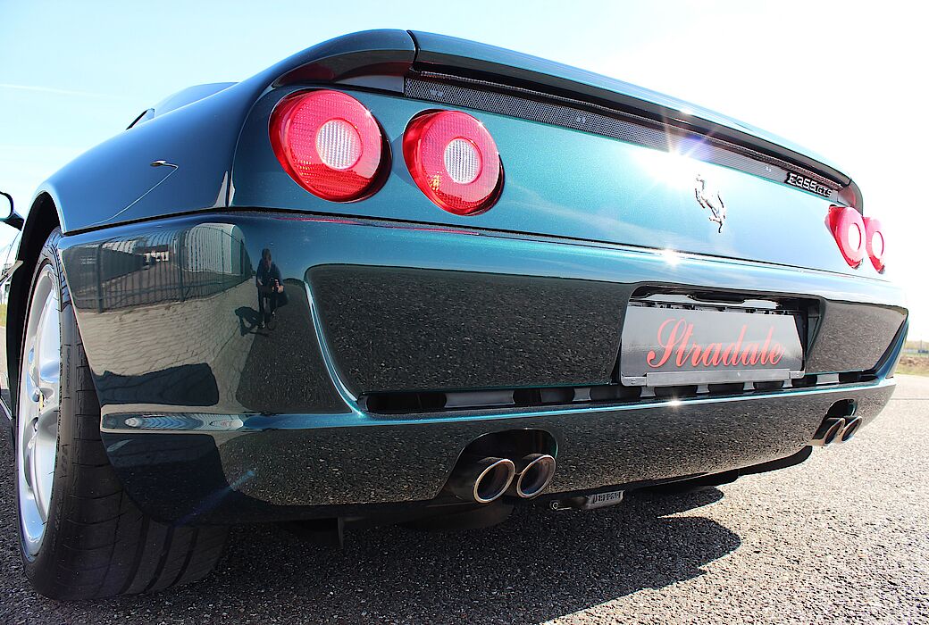 Ferrari F355 GTS 1995 Verde